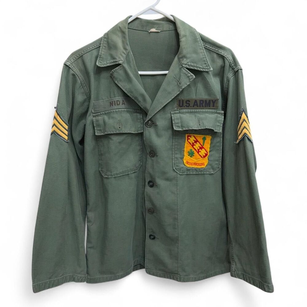 Vintage 1963 US Army OG-107 Cotton Sateen Utility Shirt Patched size M